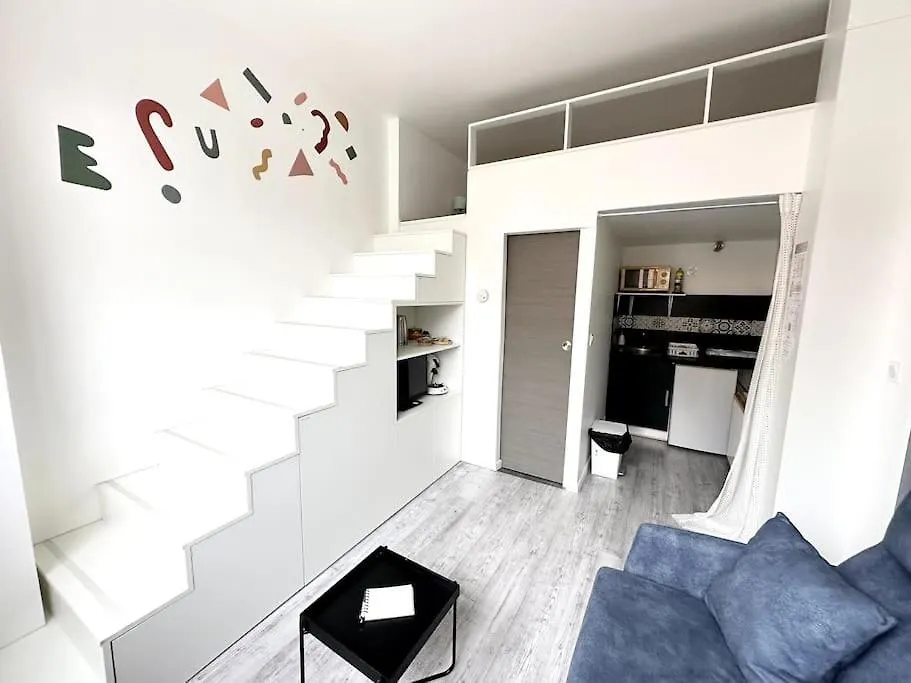 Studio Mezzanine Proche Metro A Villeurbanne France