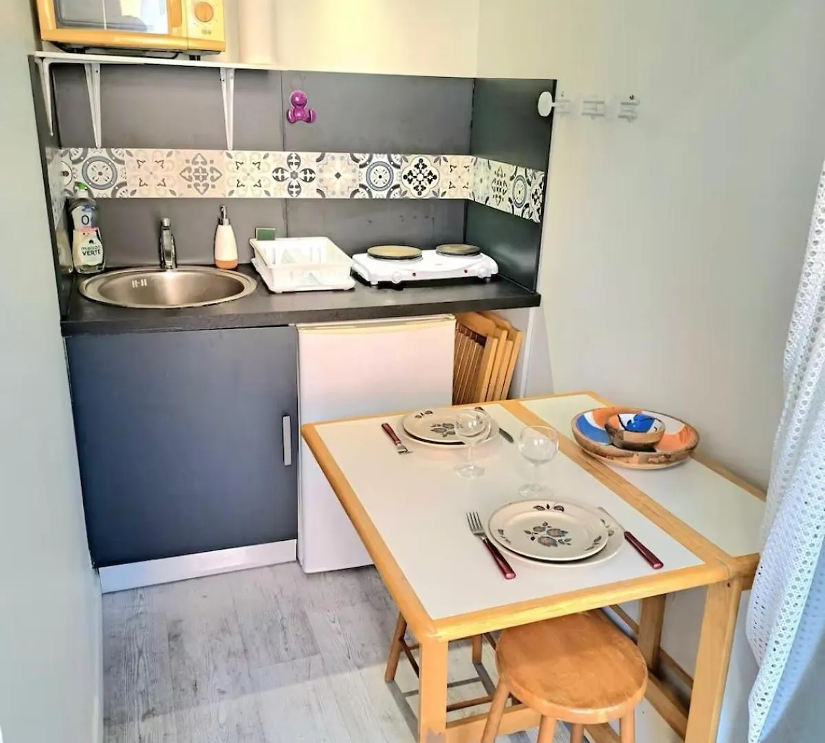 Studio Mezzanine Proche Metro A Villeurbanne Apartment